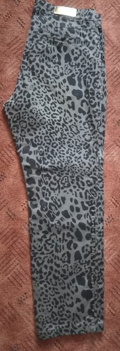 Summum woman hose leo animal - leo,